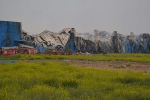 Cam fabrikasındaki yangın 9 saat sonra s&ouml;nd&uuml;r&uuml;ld&uuml;