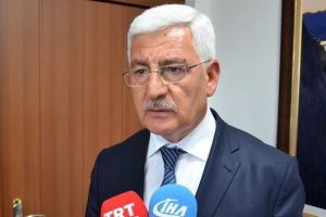 &Ouml;ğrencilerin başlarından para sa&ccedil;an m&uuml;d&uuml;re soruşturma