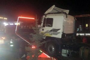 CHP'nin se&ccedil;im TIR'ı meydandan kaldırıldı