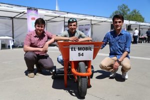 Liseli mucitlerden motorlu el arabası