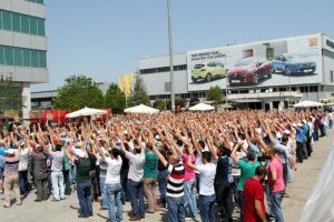 Renault iş&ccedil;ilerinden de a&ccedil;ıklama geldi: Direnişimizi kazanımla sonu&ccedil;landırdık!