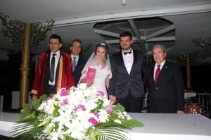 Melih Kurter ile Hilal Emre D&uuml;nya evine girdi....