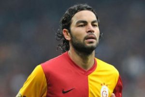 Sel&ccedil;uk İnan'dan kek kalıbı a&ccedil;ıklaması!