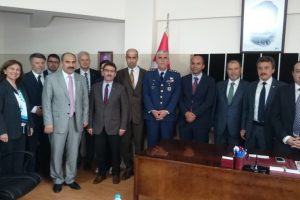 Uludağ Yenişehir MYO'da devir teslim