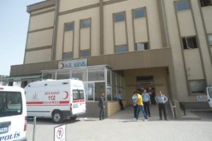Bı&ccedil;aklı- sopalı kavga: 5 yaralı
