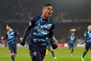 Porto, Casemiro i&ccedil;in d&uuml;ğmeye bastı