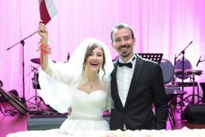 &Ouml;zgecan Saygan ile Korhan &Ouml;zuslu d&uuml;nya evine girdi...