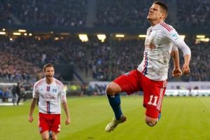 Hamburg beraberliği zor kurtardı!