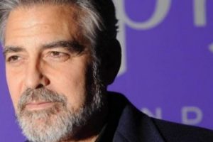 George Clooney sinemaseverlerden &ouml;z&uuml;r diledi...