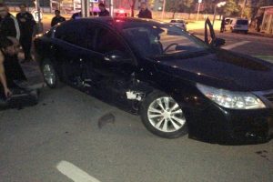 Otomobil polis otosuyla &ccedil;arpıştı: 4 yaralı