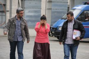 Su i&ccedil;me bahanesiyle girdiği evden 2 bin 200 lira &ccedil;aldı