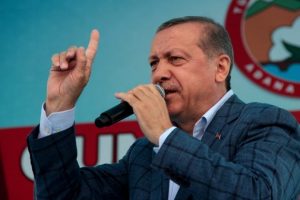 Kendisini karşılamayan MHP'li başkana nezaket tepkisi