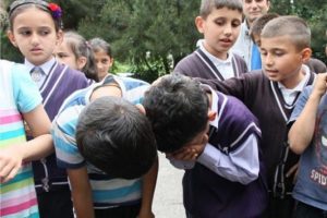 Bisiklet &ouml;d&uuml;ll&uuml; yarışmada derece alamayan madenci &ccedil;ocukları ağladı