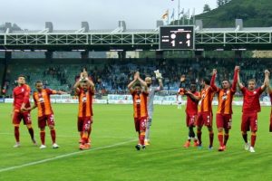 Galatasaray alkışlarla sezonu kapattı!