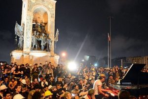 Taksim Meydanı'na 'Gezi' ablukası