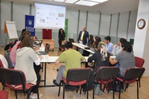 Gen&ccedil;lere sosyal medyanın doğru kullanımı anlatıldı