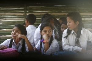 Nepal'da okullar a&ccedil;ıldı
