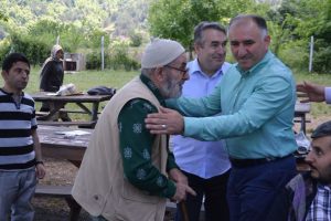 &Ccedil;ağlayan, piknik&ccedil;ileri ziyaret etti