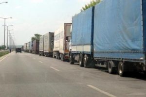 Kapıkule ve Hamzabeyli'deki kuyruk &ccedil;ilesi bitmiyor