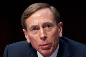 CIA eski direkt&ouml;r&uuml; Petraeus'tan IŞİD'le m&uuml;cadele taktiği
