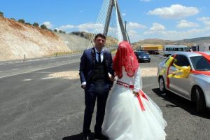 Nissibi K&ouml;pr&uuml;s&uuml; g&ouml;n&uuml;lleri de birleştiriyor
