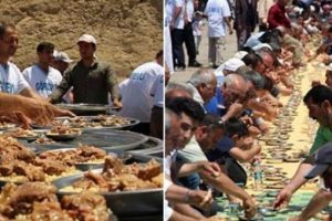 Şeyh i&ccedil;in 50 dana, 40 koyun ve 30 ke&ccedil;i kesildi