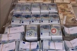 Kayıp valizde 400 bin avro bulundu