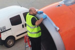 Bindiğiniz u&ccedil;ağın motorunun bantlandığını g&ouml;rseniz ne yapardınız?