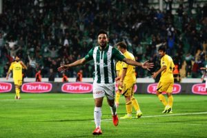 Yılın en g&uuml;zel gol&uuml;ne Volkan Şen imza attı!