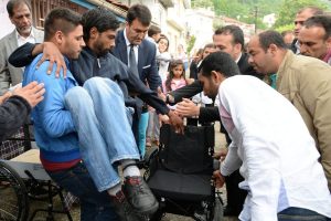Omurilik felci gencin ak&uuml;l&uuml; ara&ccedil; mutluluğu