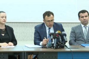 Hukuk&ccedil;ular "milli iradeye sahip &ccedil;ık" &ccedil;ağrısı yaptı