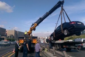 Metrob&uuml;s yolunda faciadan d&ouml;n&uuml;ld&uuml;