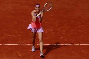 Safarova set vermeden yarı finalde!