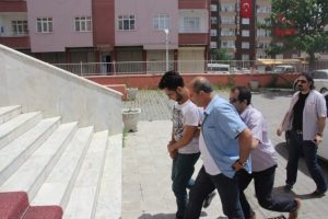 Cumhurbaşkanı ve Başbakan'a hakarete g&ouml;zaltı