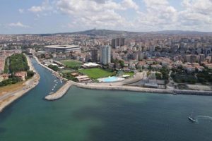 Kurbağalıdere, Marmara'ya zehir sa&ccedil;ıyor.