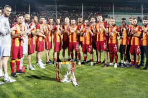 Galatasaraylı futbolculardan şampiyonluk a&ccedil;ıklaması!