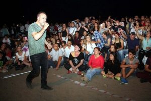 Haluk Levent konserinde ''kaplumbağalara &ouml;zel'' ışıklandırma!
