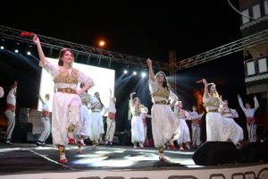Bursa G&uuml;lbah&ccedil;e'de bahar şenliği coşkusu