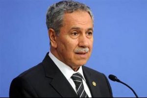 Arın&ccedil;'tan Melih G&ouml;k&ccedil;ek'le ilgili &ccedil;arpıcı s&ouml;zler: 'Başbakan dedi ki muhatap alma, bunun hesabı sonra g&ouml;r&uuml;l&uuml;r'