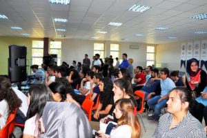 BT&Uuml; hazırlık &ouml;ğrencileri İngilizce bilgi yarışmasında boy g&ouml;sterdi