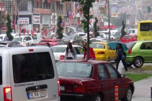 Bursa yağmura teslim oldu ulaşım yine kilitlendi!