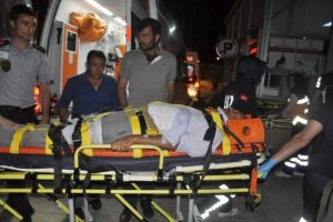 İki otomobil kafa kafaya &ccedil;arpıştı: 5 yaralı