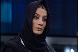 Esra El&ouml;n&uuml;'den tepki &ccedil;eken tweet'ler