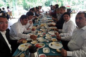 U&Uuml;'de yabancı uyruklu &ouml;ğrencilerle kahvaltı