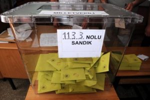 YSK'dan AK Parti'nin m&uuml;şahit sınırlama talebine ret!