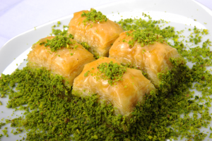 10 liralık baklavada fındık fıstık arama!