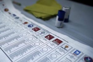 CHP'li &uuml;ye: G&ouml;zaltına alınan kişi, Fuat Avni'nin oy &ccedil;alacak isimler listesinden