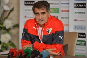Bursaspor taraftarı Şenol G&uuml;neş'e teşekk&uuml;r etti