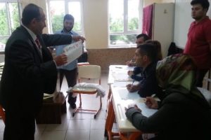 Başbakan Davutoğlu'nun sandığında birinci AK Parti