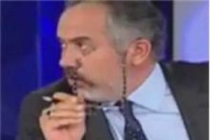 Rasim Ozan K&uuml;tahyalı telefonu suratına kapattı!